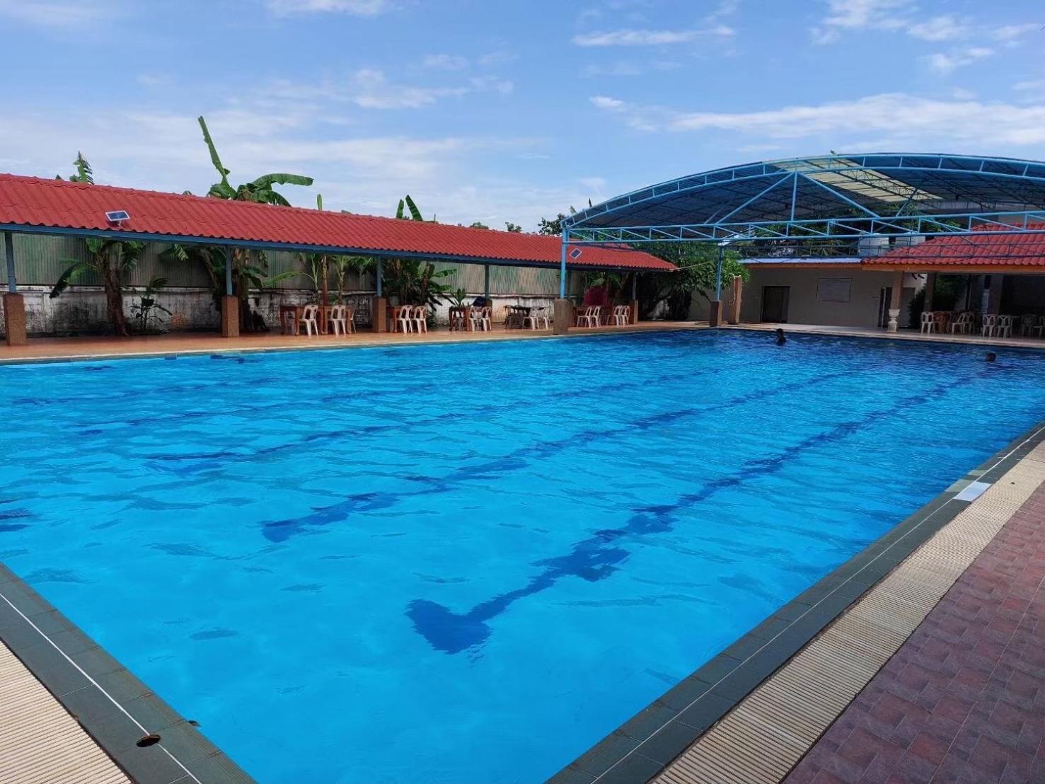 KP hotel Kumphawapi Buitenkant foto