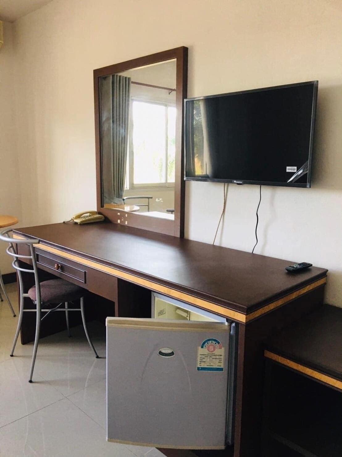 KP hotel Kumphawapi Buitenkant foto