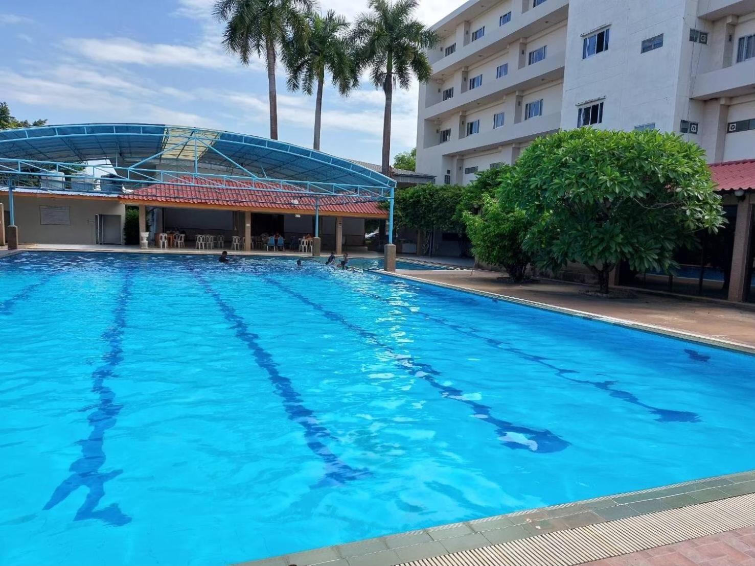 KP hotel Kumphawapi Buitenkant foto