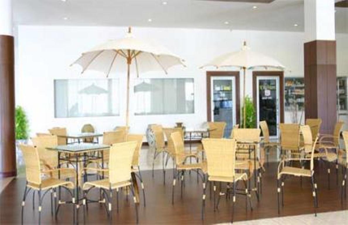 KP hotel Kumphawapi Buitenkant foto