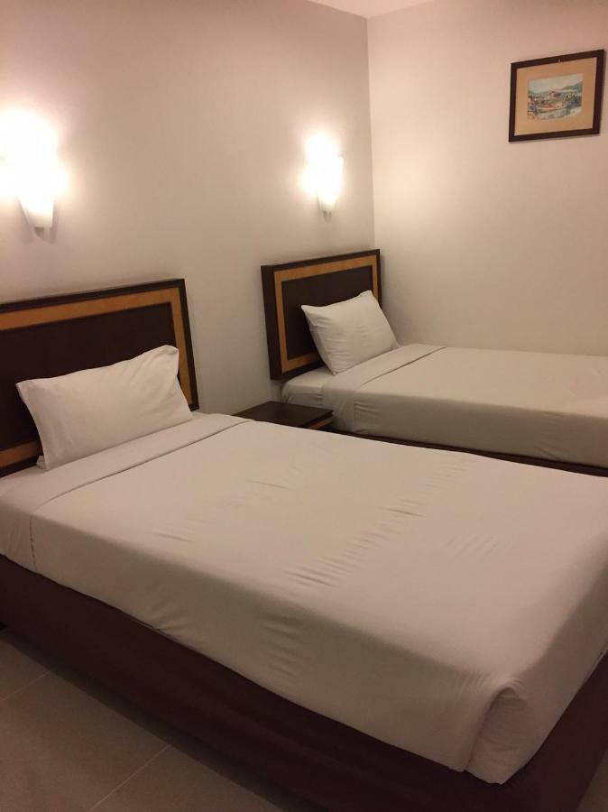 KP hotel Kumphawapi Buitenkant foto